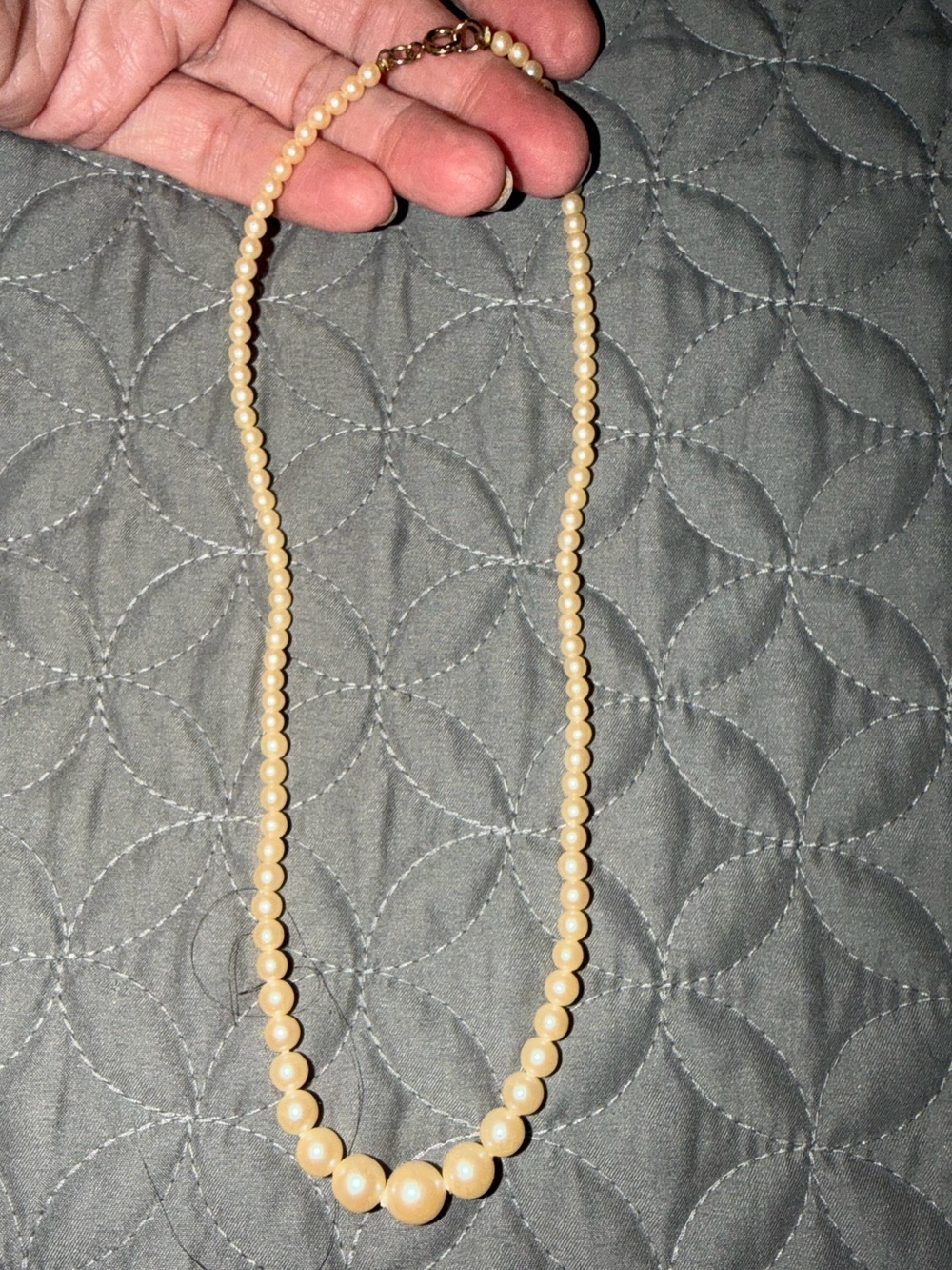 Grandmas Jewelry. Classic Cream Pearl Necklace. MUST BE BUNDLED